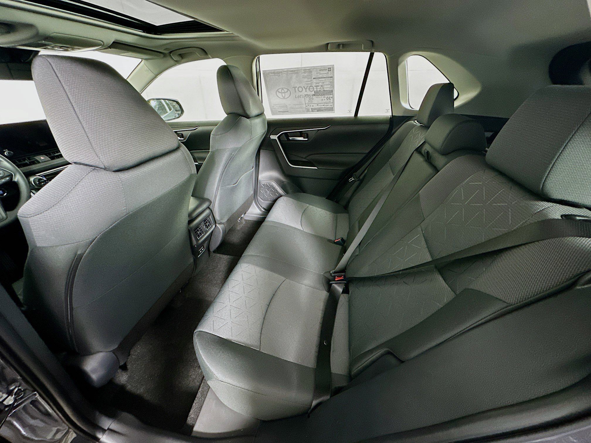Used 2025 Toyota RAV4 XLE w/ Convenience Package FWD image 28