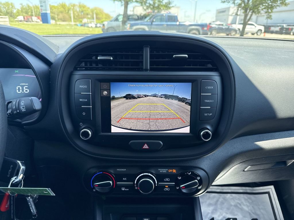Used 2024 Kia Soul LX FWD image 23