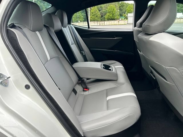 Used 2025 Toyota Camry SE AWD/4WD image 42