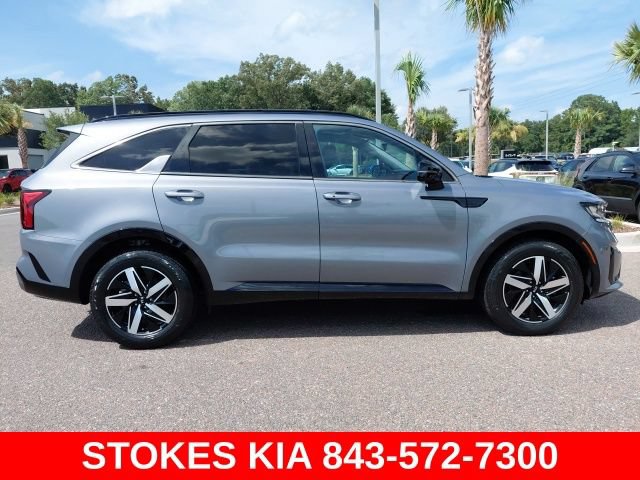 Used 2021 Kia Sorento EX w/ Panoramic Sunroof Package FWD image 4
