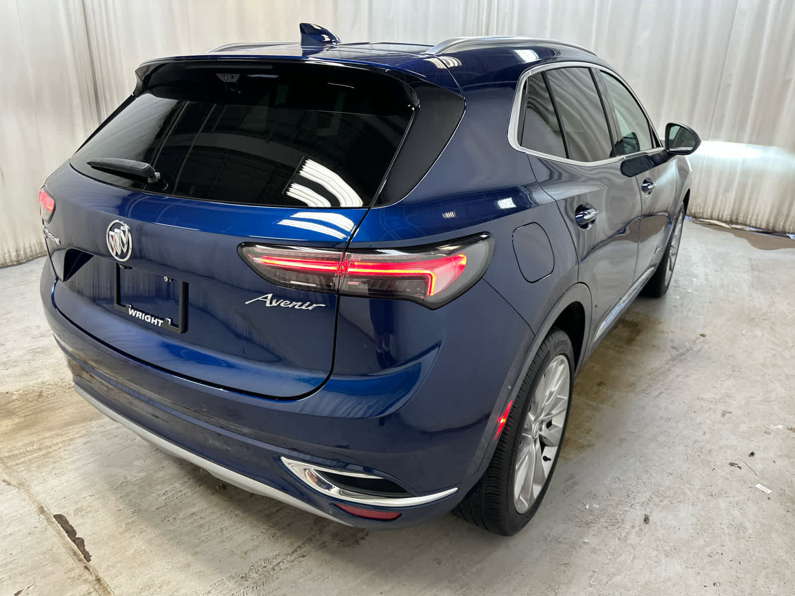 Used 2023 Buick Envision Avenir AWD/4WD image 11