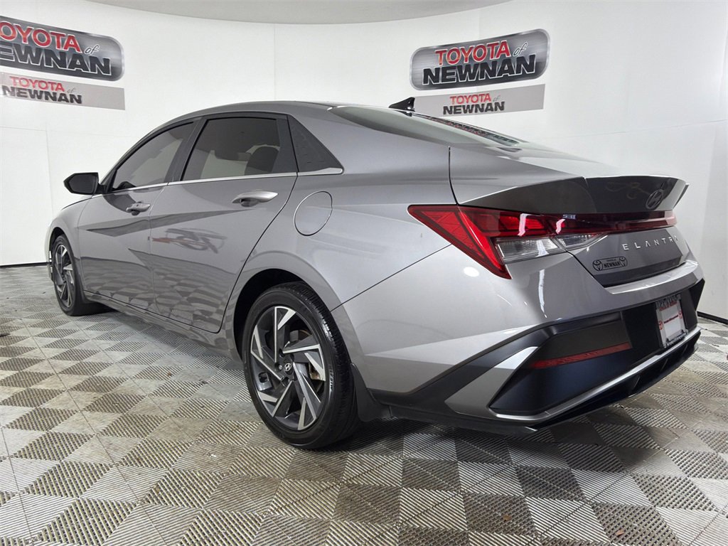 Used 2024 Hyundai Elantra SEL w/ Convenience Package image 6