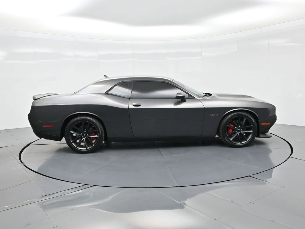 Used 2022 Dodge Challenger R/T w/ Performance Handling Group image 31