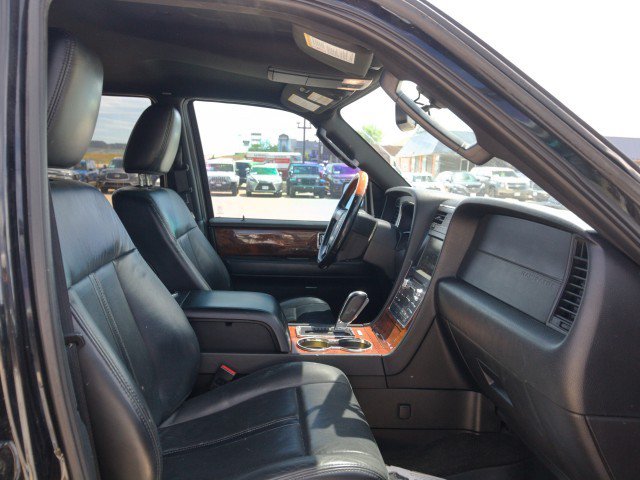 Used 2015 Lincoln Navigator 4WD image 38