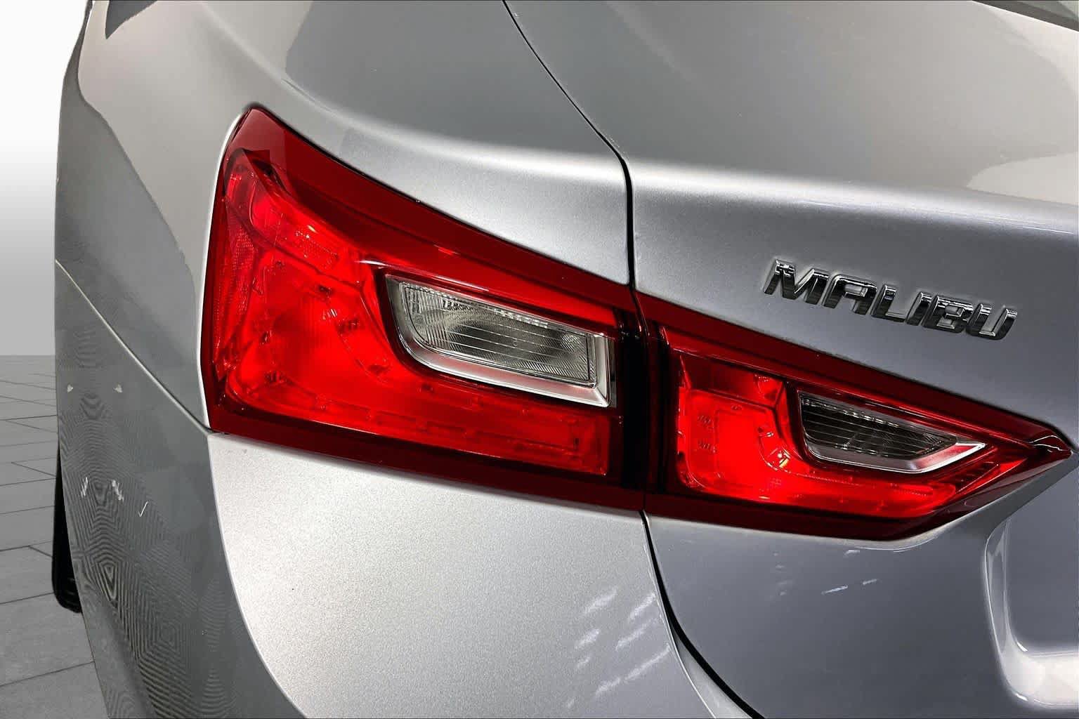 Used 2016 Chevrolet Malibu LT FWD image 24