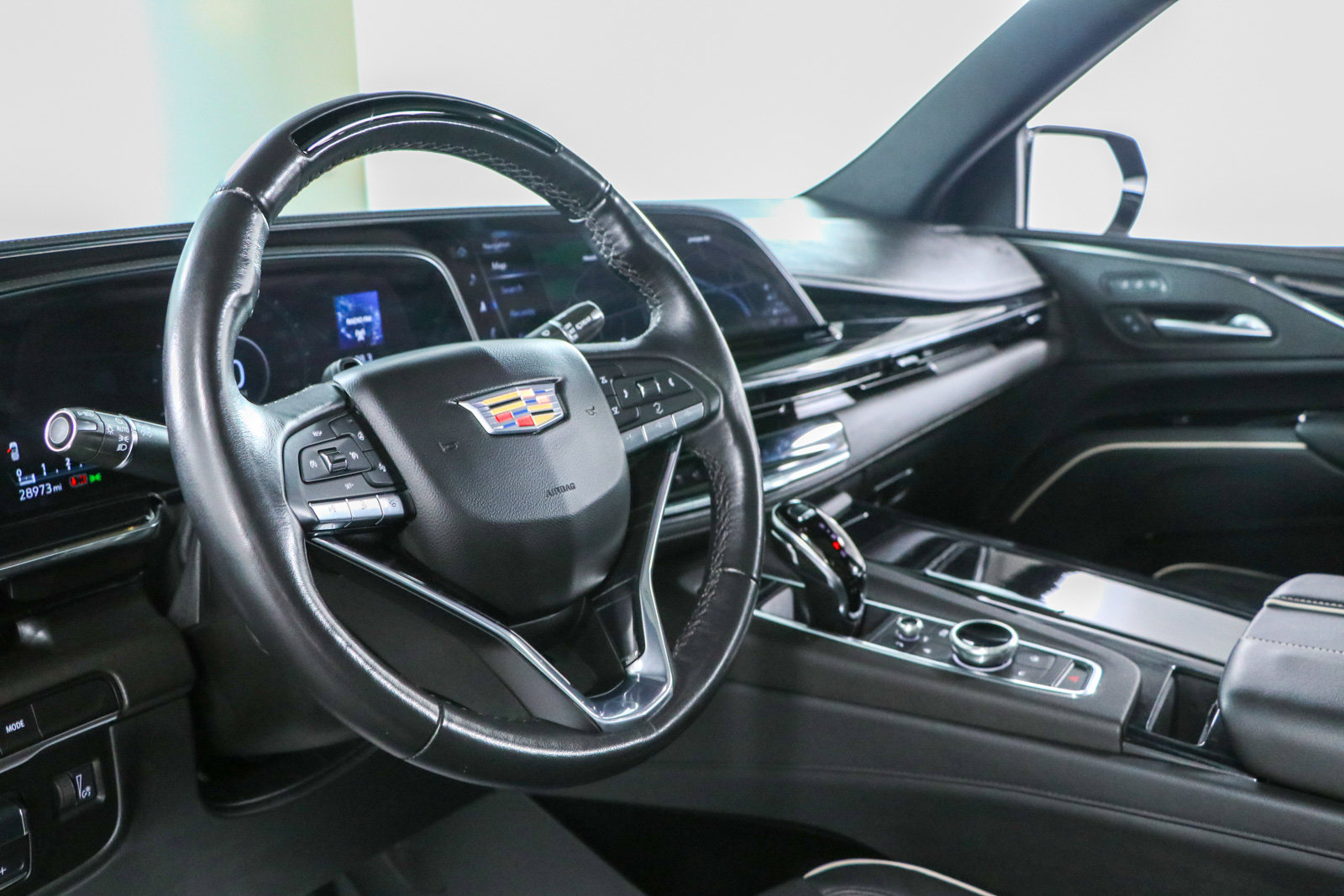 Used 2024 Cadillac Escalade Sport w/ LPO, ONYX Package AWD/4WD image 28