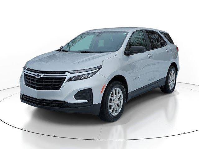 Used 2022 Chevrolet Equinox LS w/ LS Convenience Package image 2