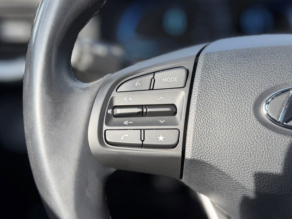 Used 2023 Hyundai Venue SEL w/ Cargo Package image 7