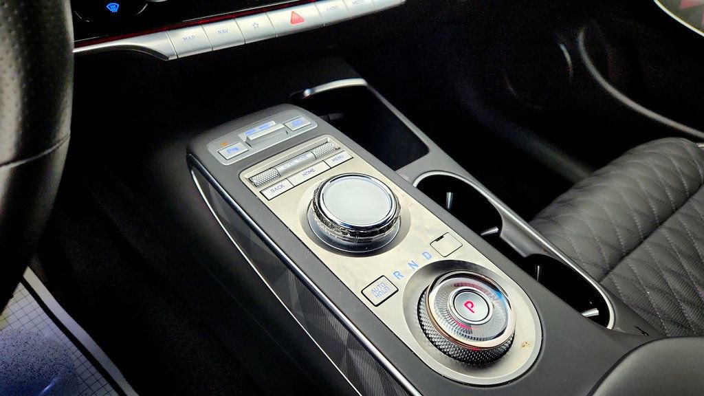 Used 2024 Genesis GV70 3.5T Sport w/ Sport Advanced Package image 17