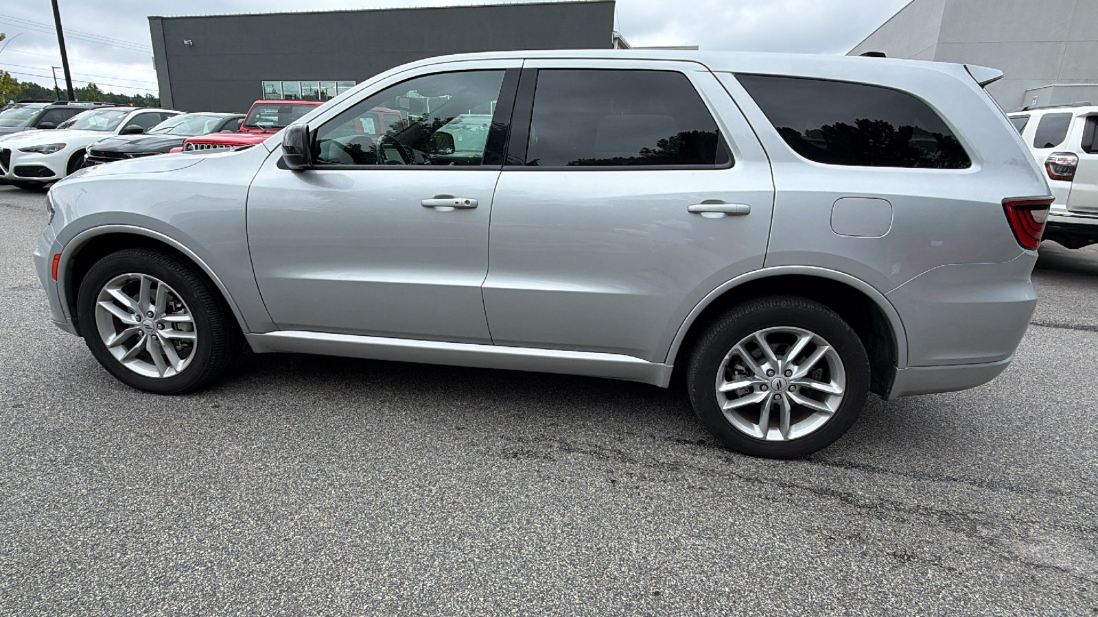 Used 2025 Dodge Durango GT AWD/4WD image 11