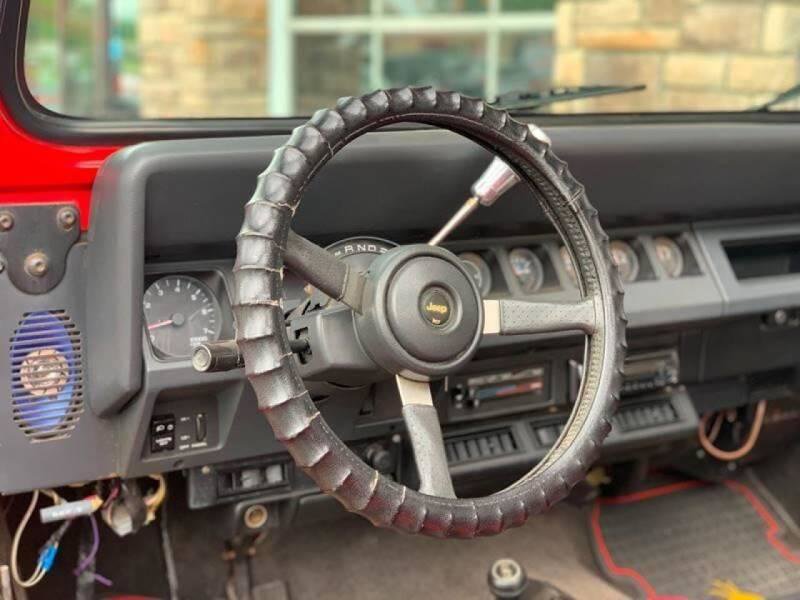 Used 1992 Jeep Wrangler Renegade AWD/4WD image 12