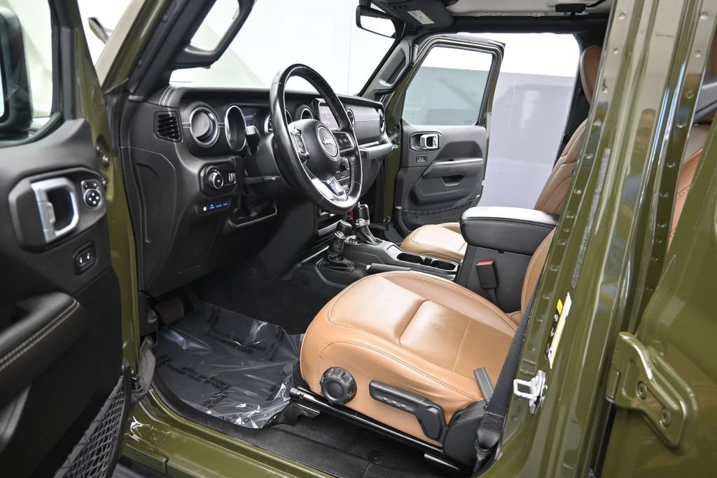 Used 2023 Jeep Wrangler Unlimited Sahara w/ Cold Weather Group AWD/4WD image 12