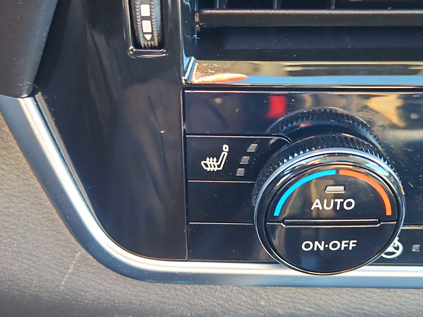 Used 2021 Nissan Rogue Platinum AWD/4WD image 22