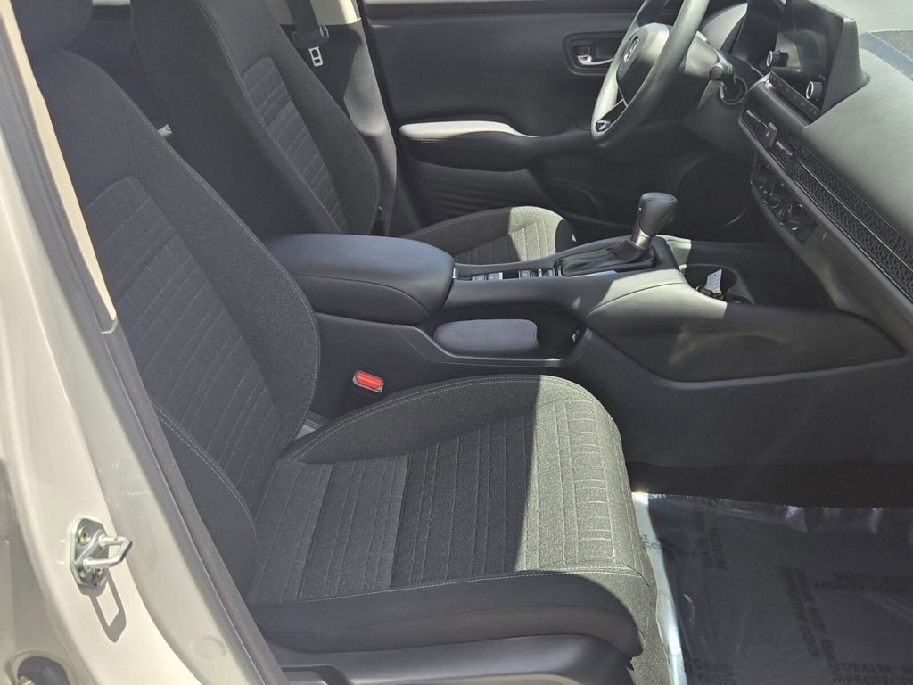 Certified 2023 Honda HR-V LX image 17