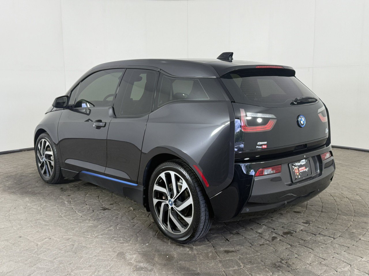 Used 2014 BMW i3 w/ Range Extender RWD image 5