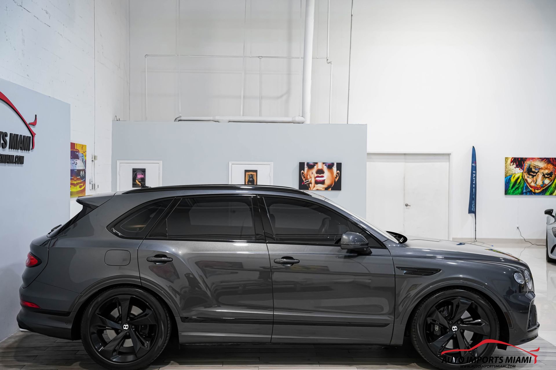 Used 2021 Bentley Bentayga AWD/4WD image 24