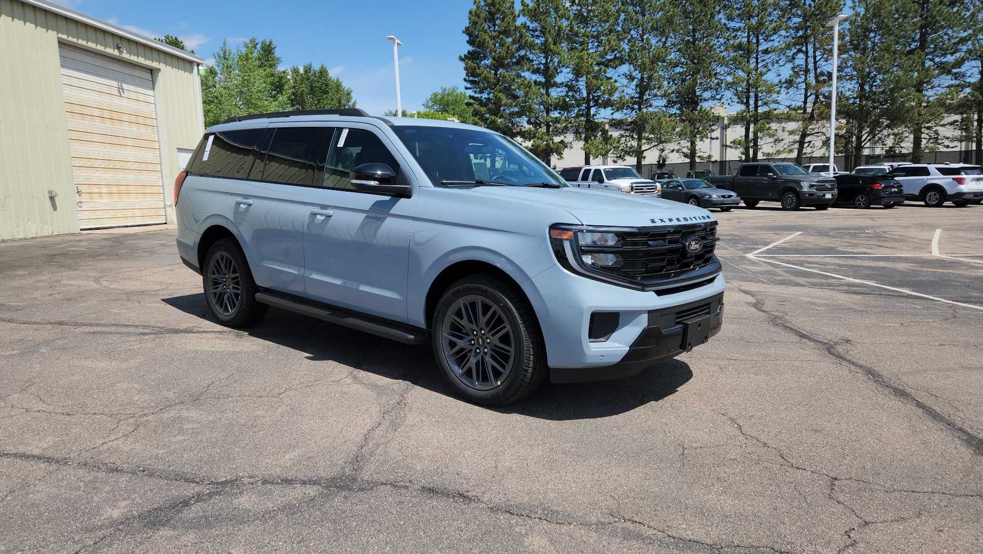 New 2026 Ford Expedition Platinum w/ Stealth Appearance Package AWD/4WD image 19