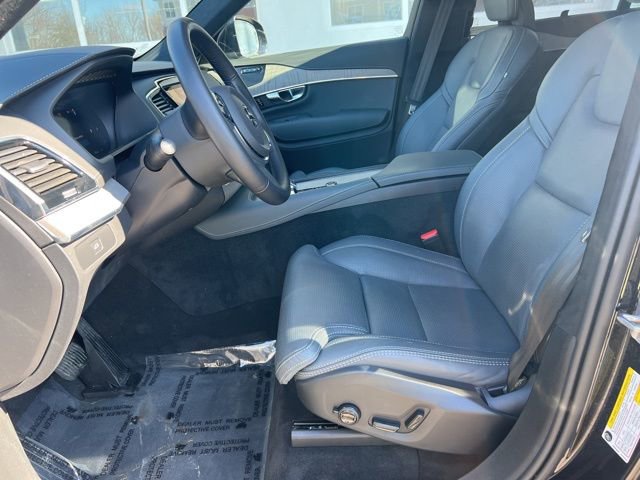 Certified 2025 Volvo XC90 B6 Ultra w/ Lounge Package image 30