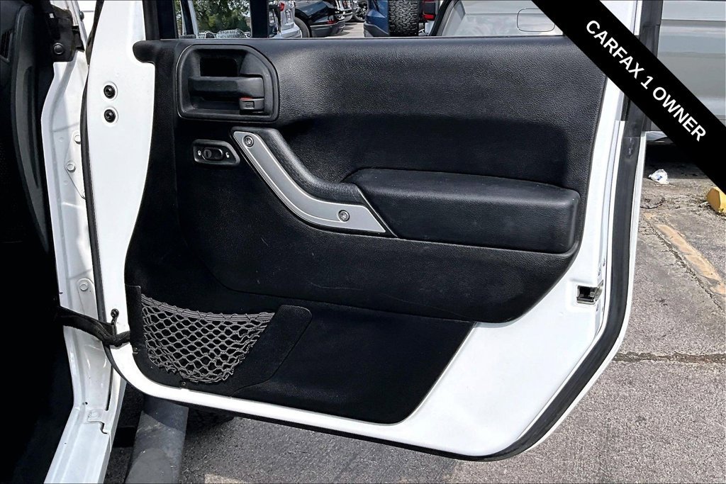 Used 2014 Jeep Wrangler Rubicon w/ Power Convenience Group AWD/4WD image 25
