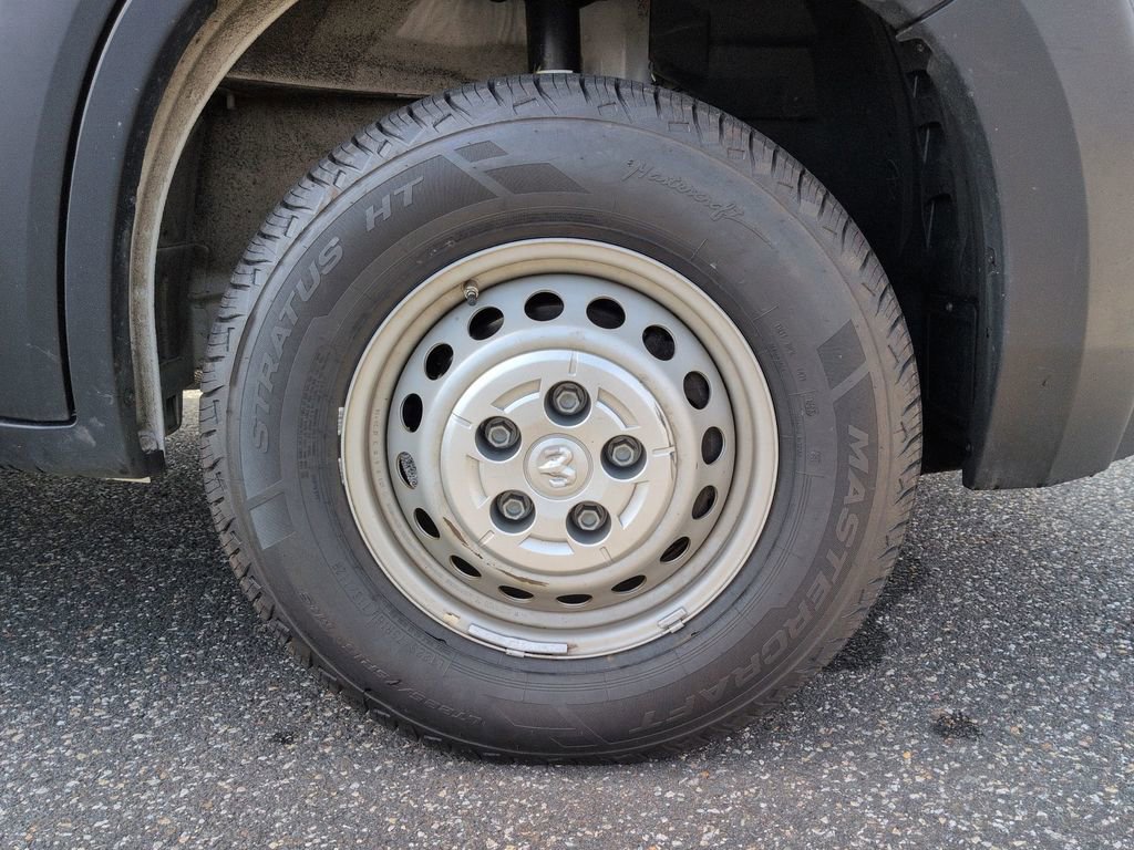 Used 2025 RAM ProMaster 2500 w/ Convenience Group image 23