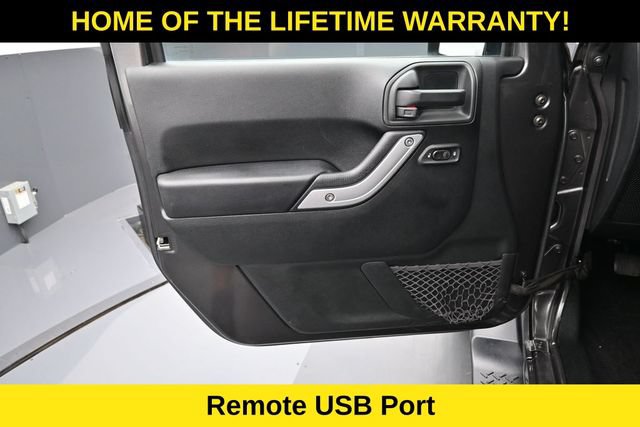 Used 2017 Jeep Wrangler Unlimited Sahara w/ Max Tow Package AWD/4WD image 11