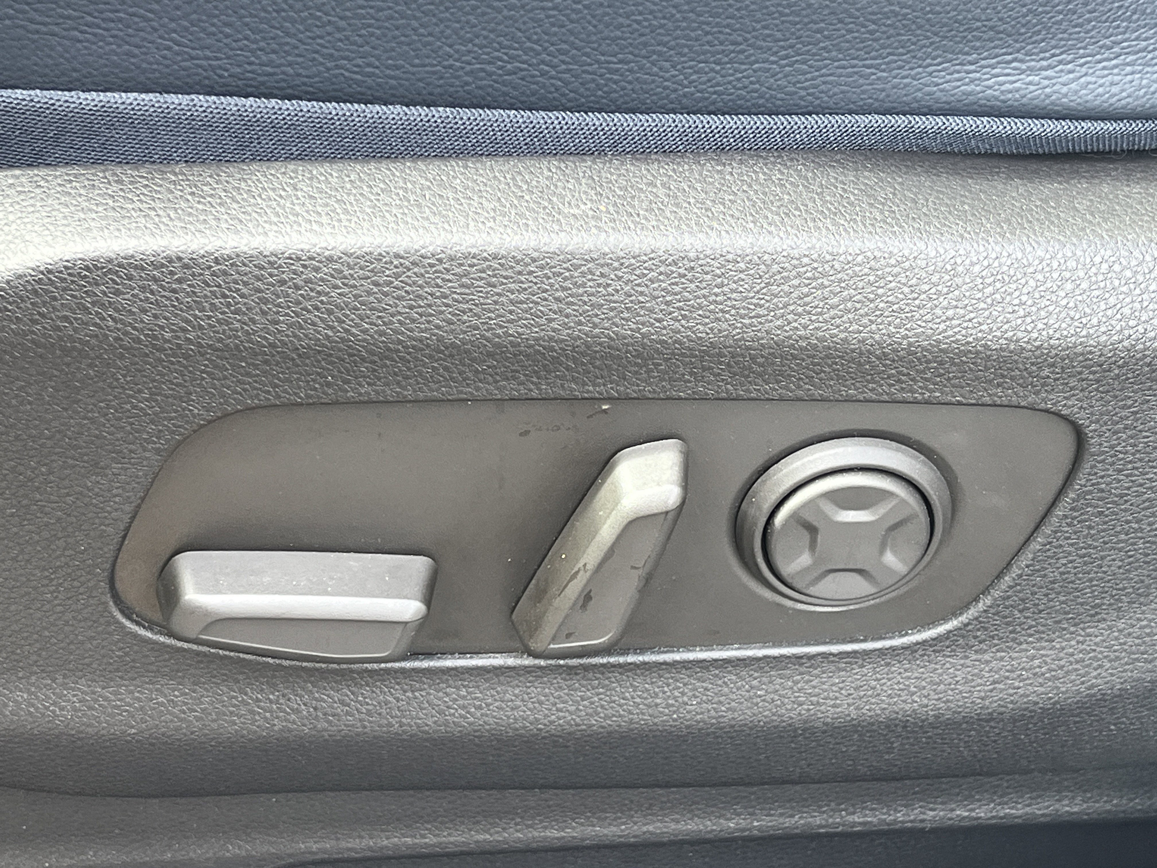 Used 2025 Kia Carnival SX Prestige FWD image 18