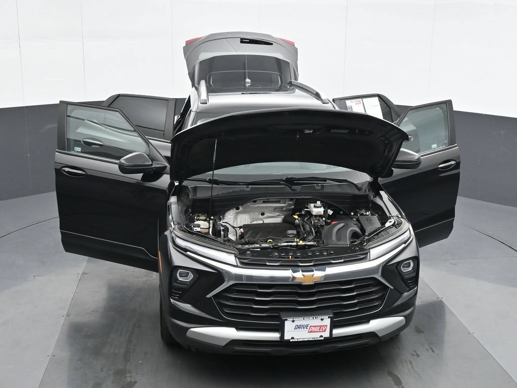 Used 2025 Chevrolet TrailBlazer LT FWD image 34