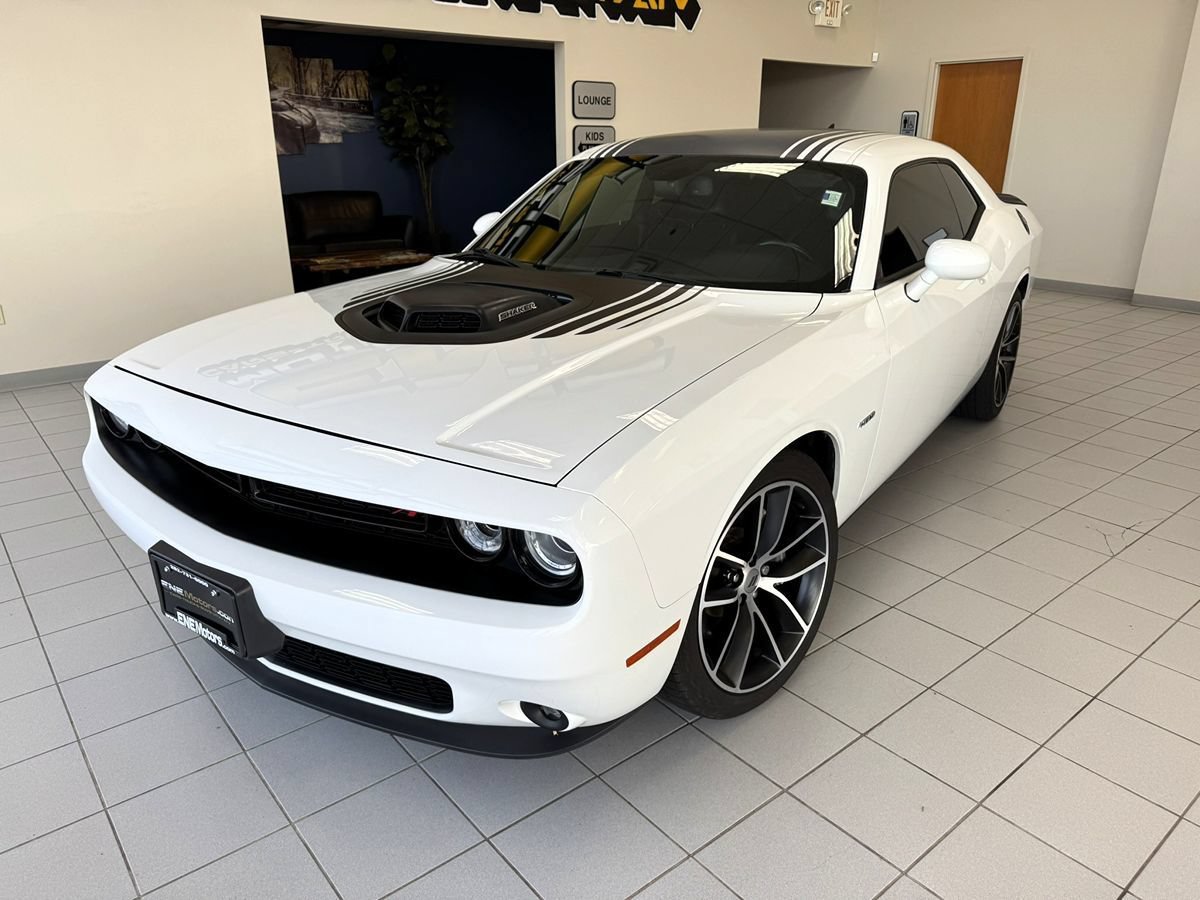Used 2018 Dodge Challenger R/T Plus RWD image 1