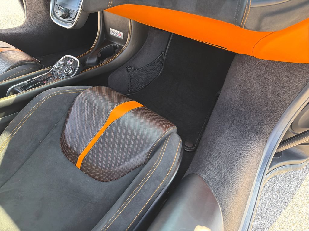 Used 2018 McLaren 570S Spider RWD image 34