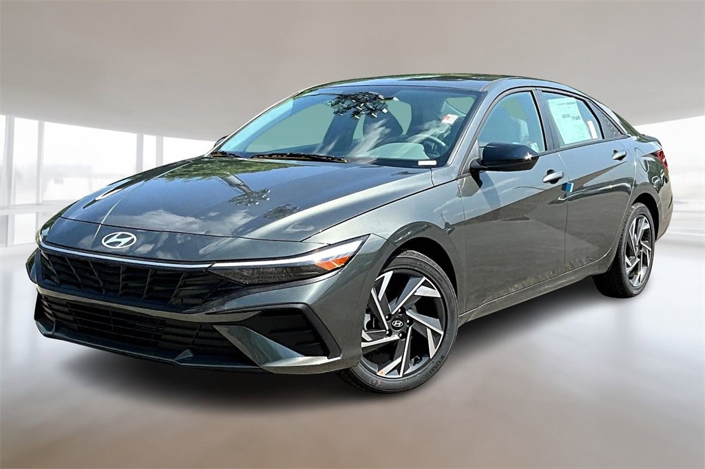 New 2025 Hyundai Elantra Sport image 2