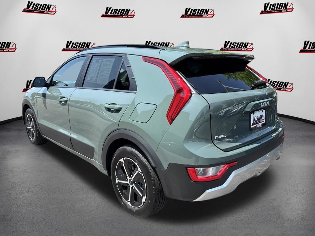 Used 2025 Kia Niro EX w/ EX Cold Weather Package FWD image 8