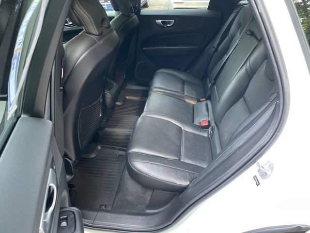 Certified 2024 Volvo XC60 B5 Plus AWD/4WD image 12