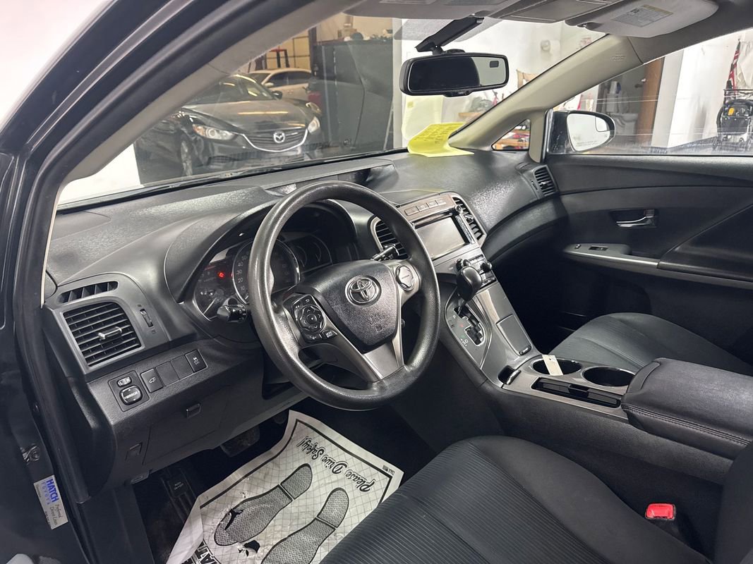 Used 2014 Toyota Venza LE w/ LE Convenience Package image 8