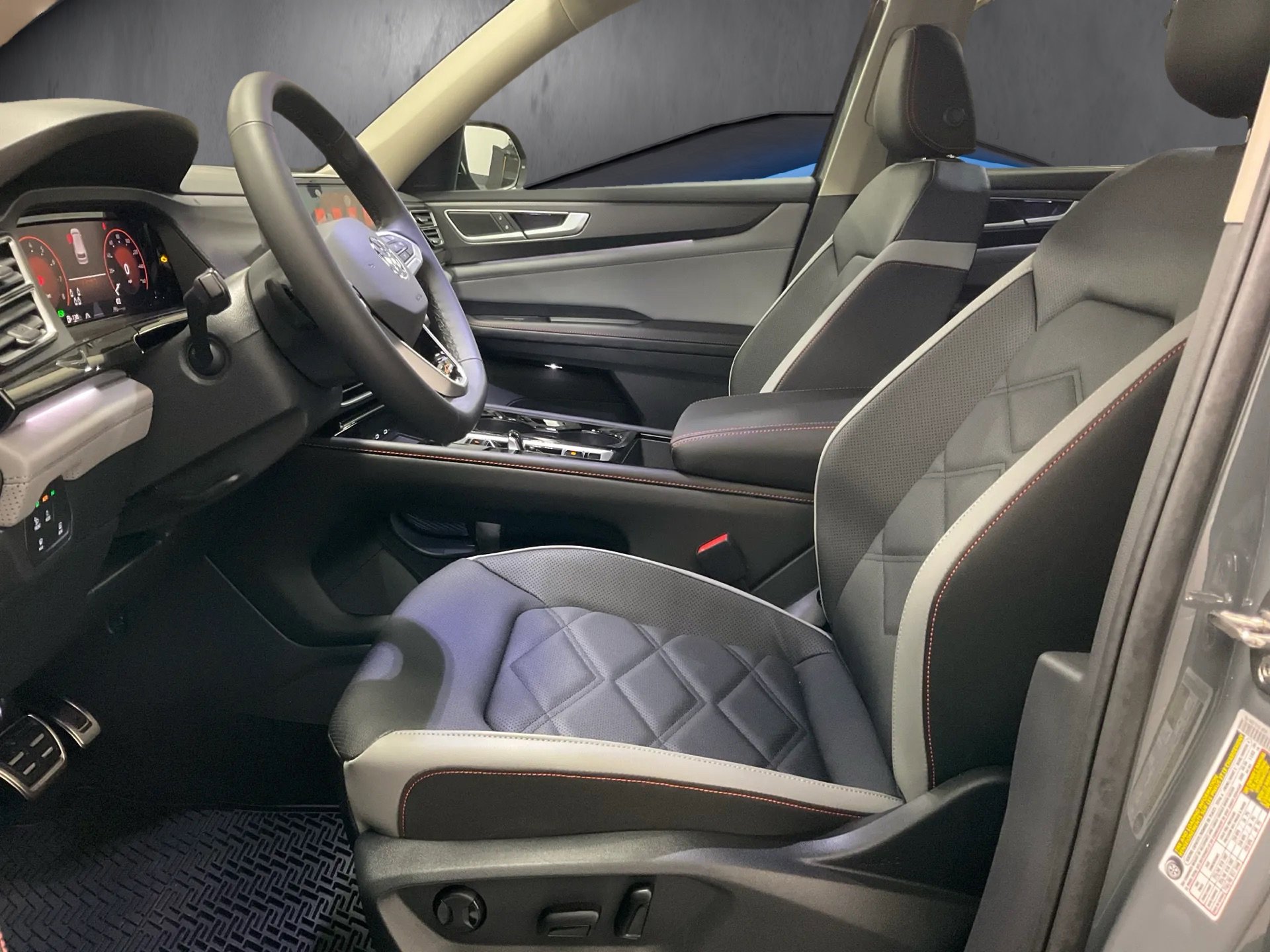 New 2026 Volkswagen Atlas Peak Edition AWD/4WD image 4