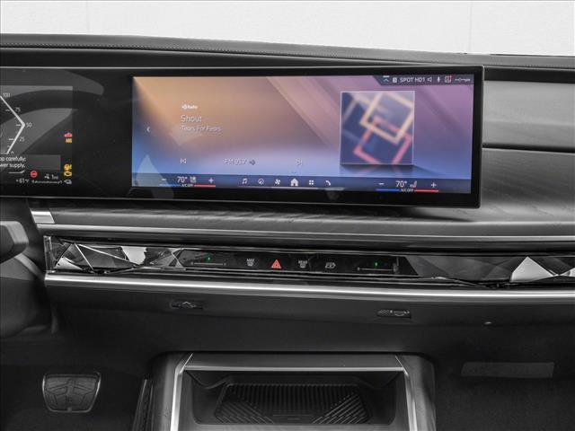 Used 2026 BMW 750e xDrive AWD/4WD image 7