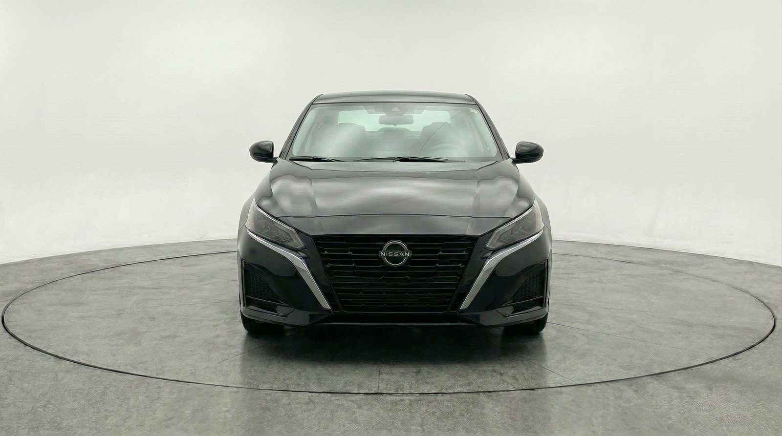 Used 2025 Nissan Altima 2.5 SV image 2