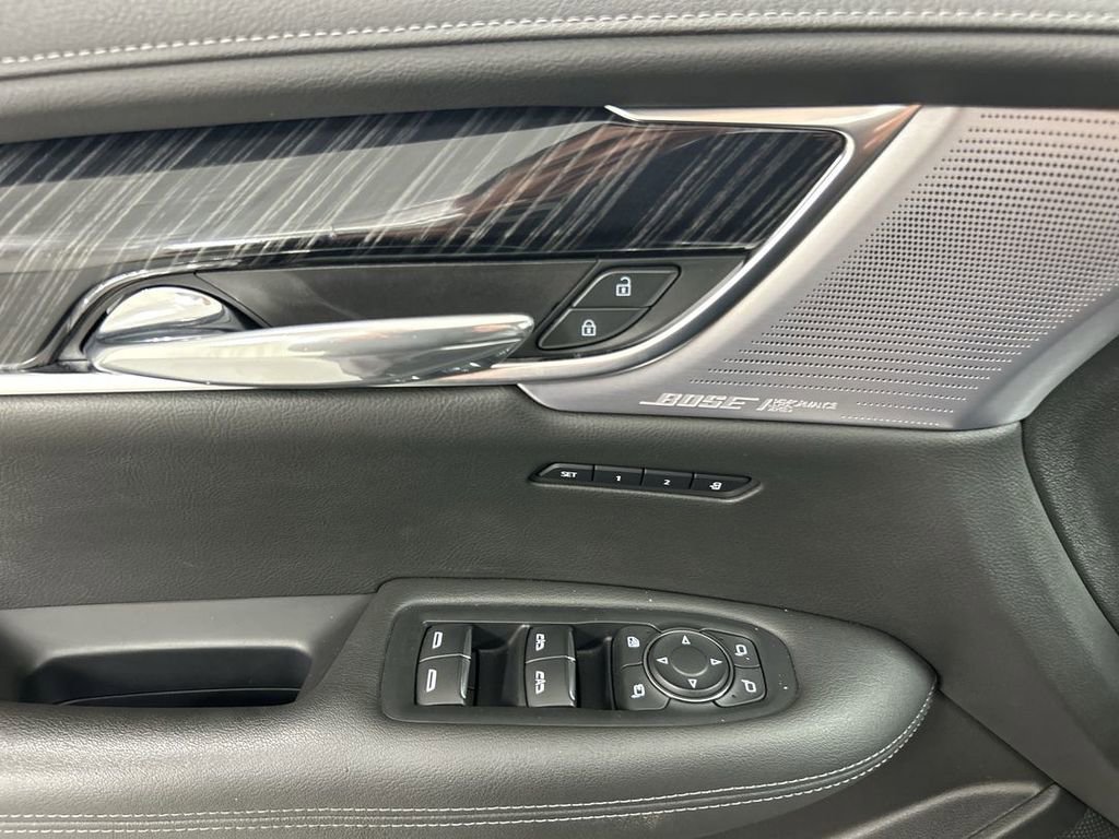 Used 2023 Cadillac XT6 Premium Luxury w/ LPO, Floor Liner Package AWD/4WD image 11