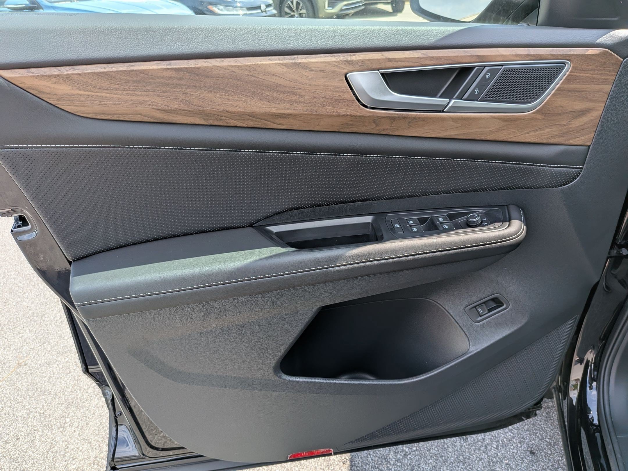 New 2026 Volkswagen Atlas SE FWD image 11
