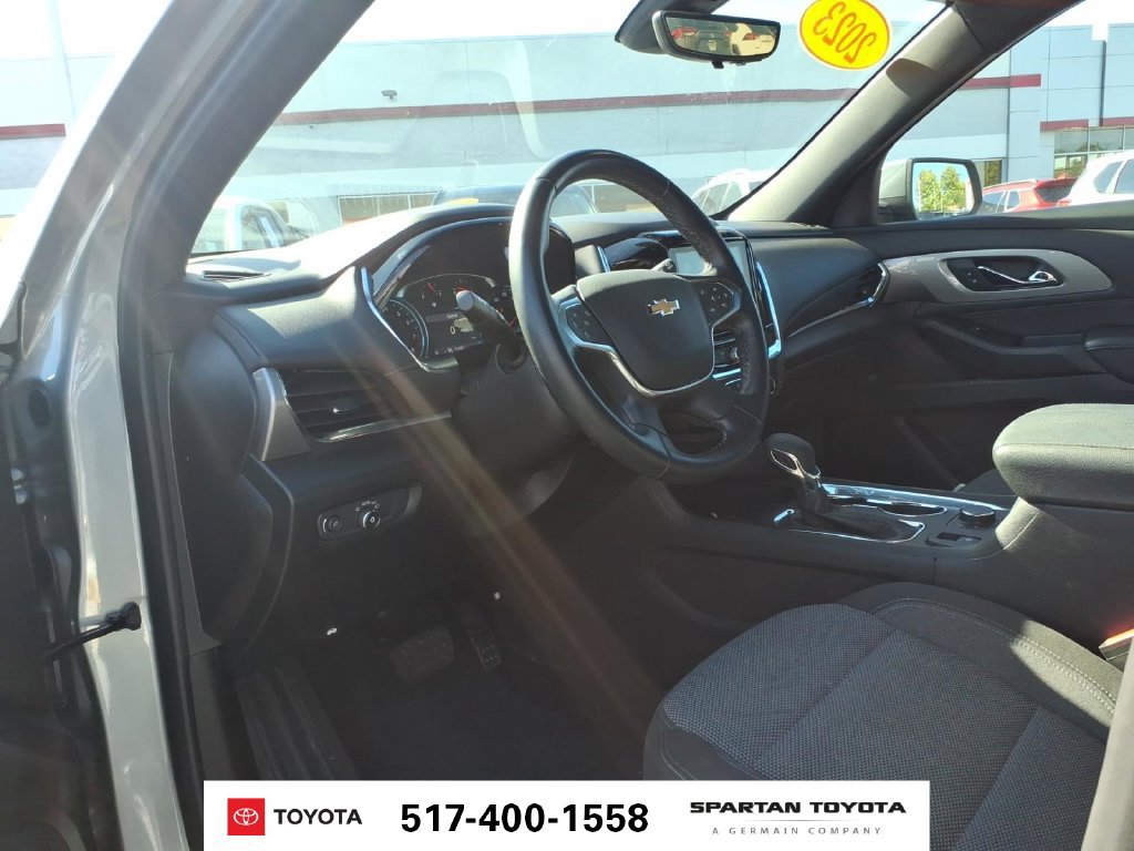 Used 2023 Chevrolet Traverse LT w/ Rear Camera Mirror Package AWD/4WD image 14