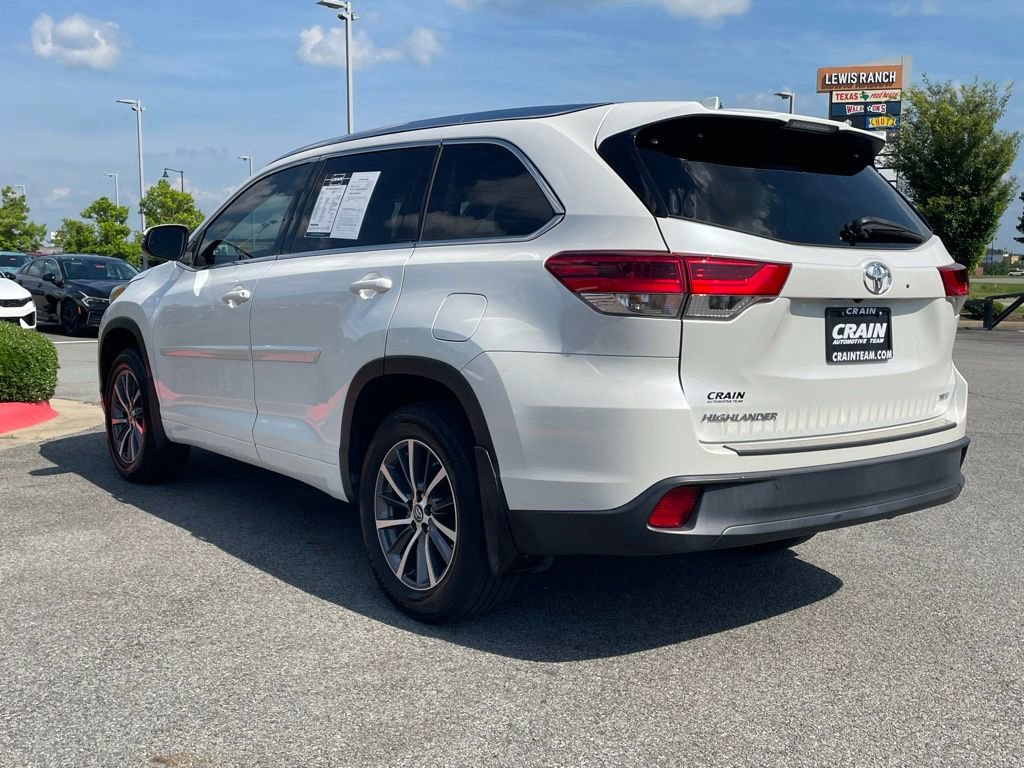 Used 2017 Toyota Highlander XLE FWD image 9