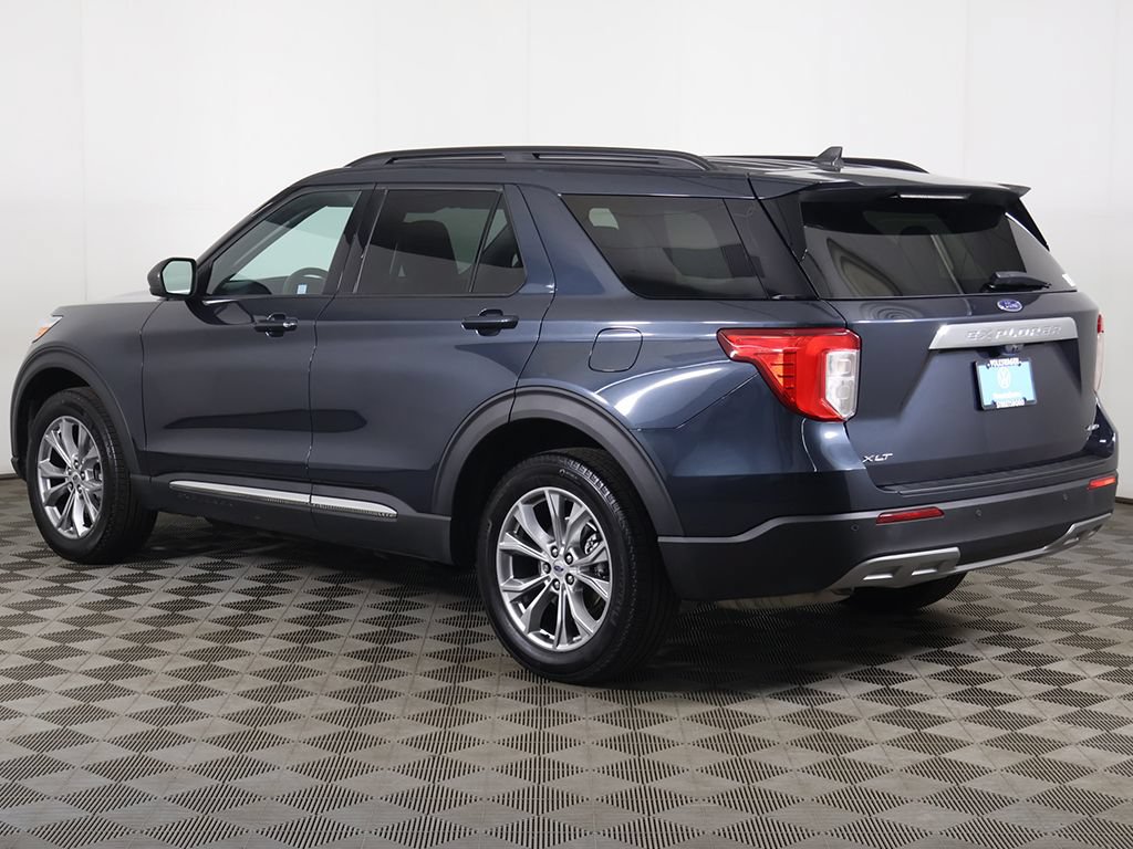 Used 2024 Ford Explorer XLT w/ Equipment Group 202A AWD/4WD image 9