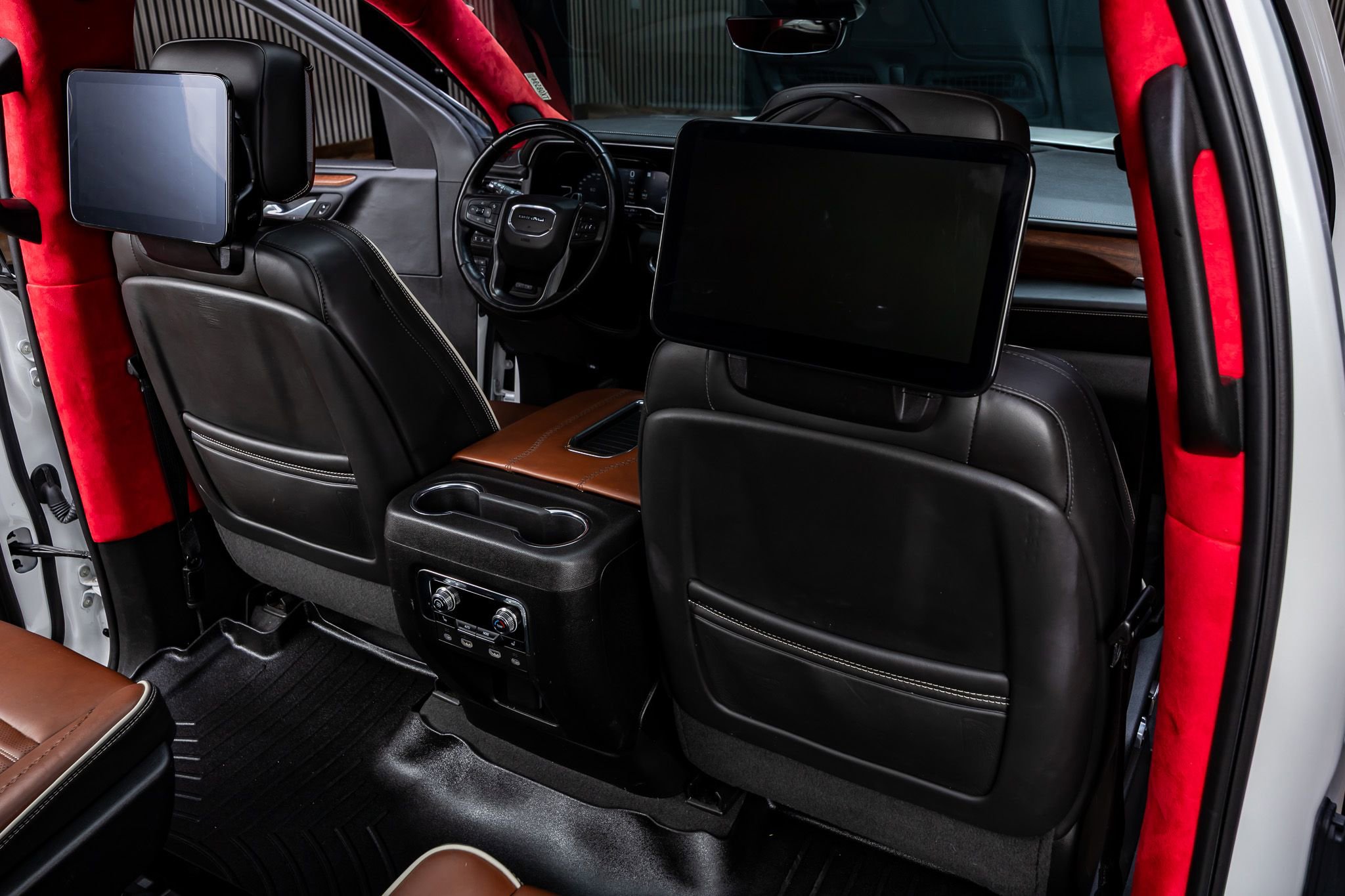 Used 2023 GMC Yukon XL Denali Ultimate image 31