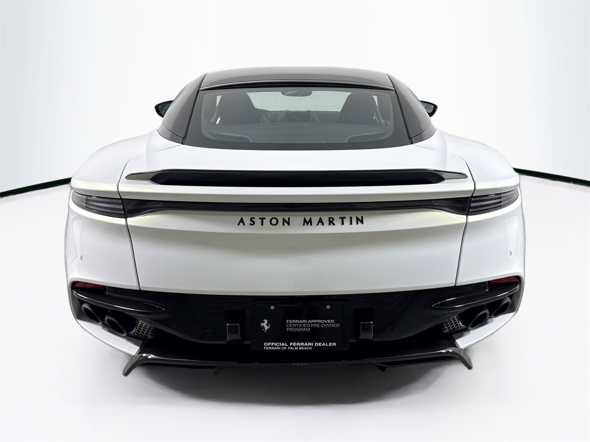 Used 2023 Aston Martin DBS Coupe image 6