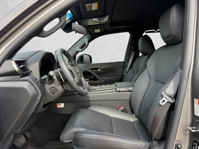 Used 2026 Lexus LX 600 4WD w/ Appearance Package image 15