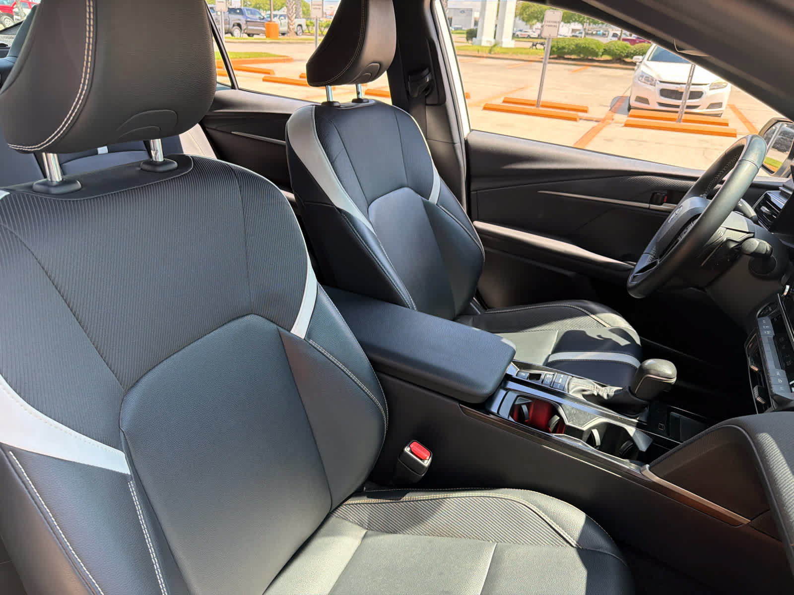 Used 2025 Toyota Camry SE FWD image 50