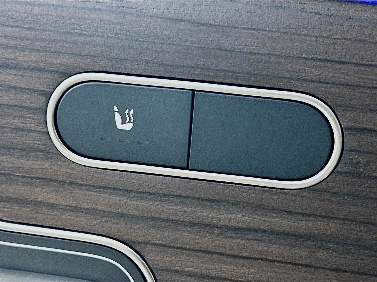 Used 2026 Mercedes-Benz GLB 250 4MATIC image 25