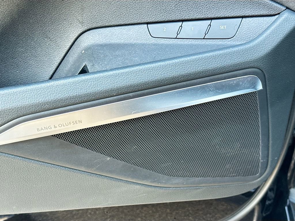 Used 2019 Audi e-tron Prestige w/ Prestige Package image 24