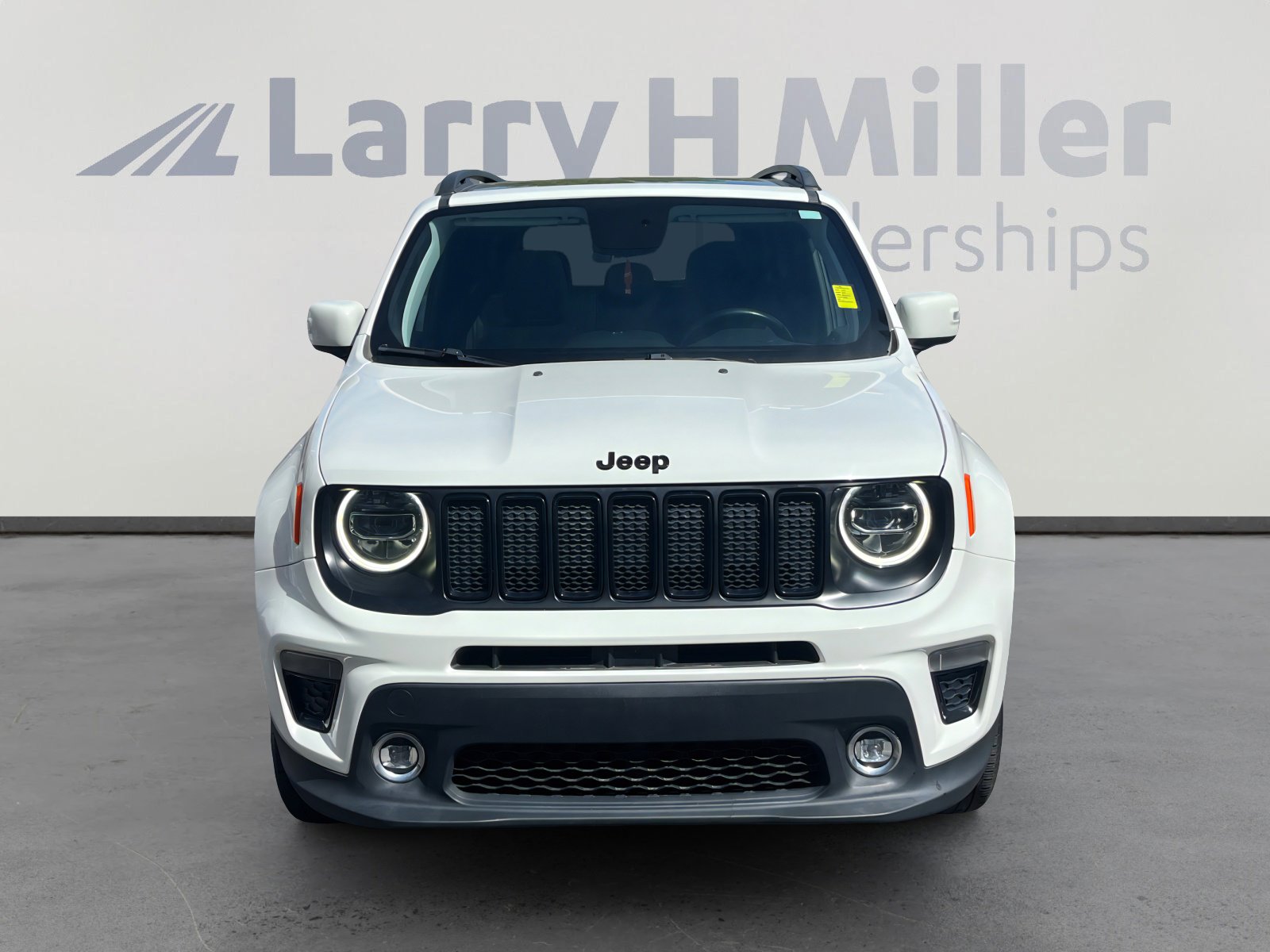 Used 2019 Jeep Renegade Altitude w/ UConnect 8.4 Nav Group AWD/4WD image 8