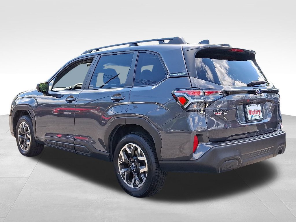 Certified 2025 Subaru Forester Premium AWD/4WD image 4