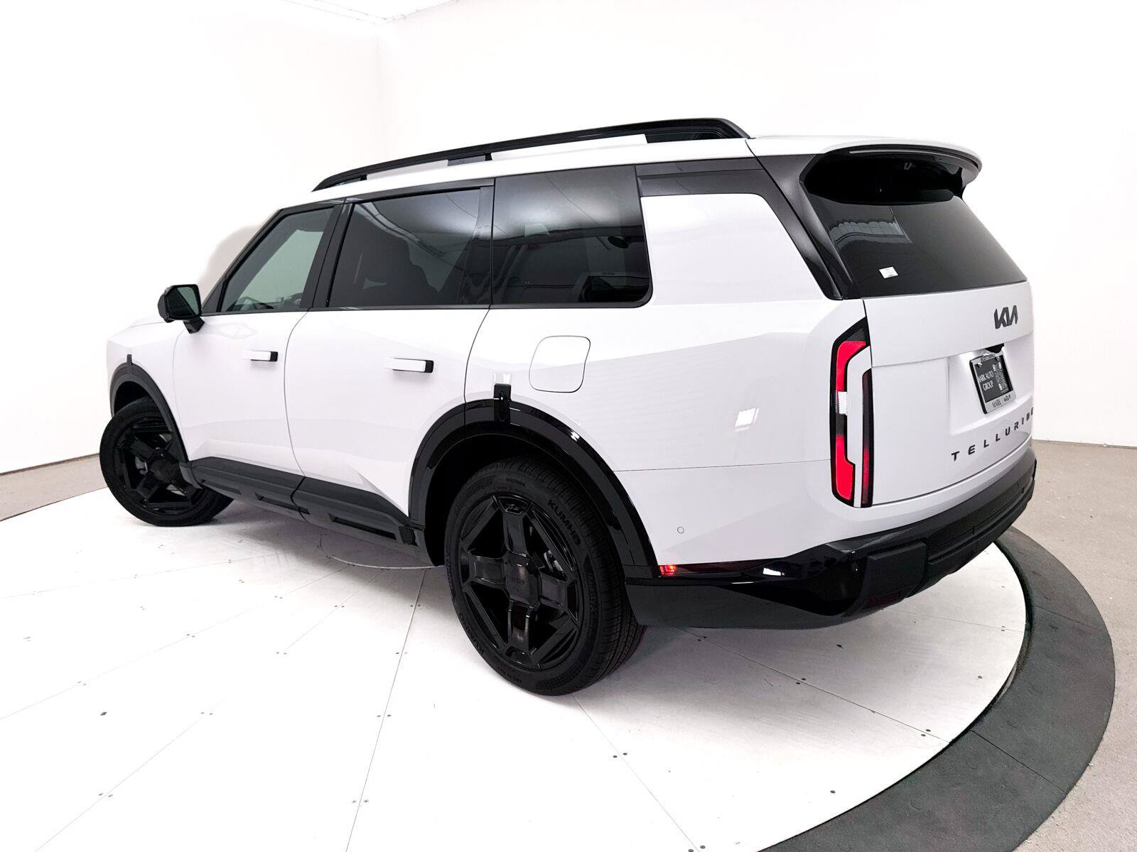 Used 2027 Kia Telluride SX Prestige X-Line AWD/4WD image 2